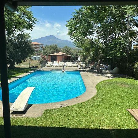 Ottomood B&B And Apartments Tremestieri Etneo Buitenkant foto