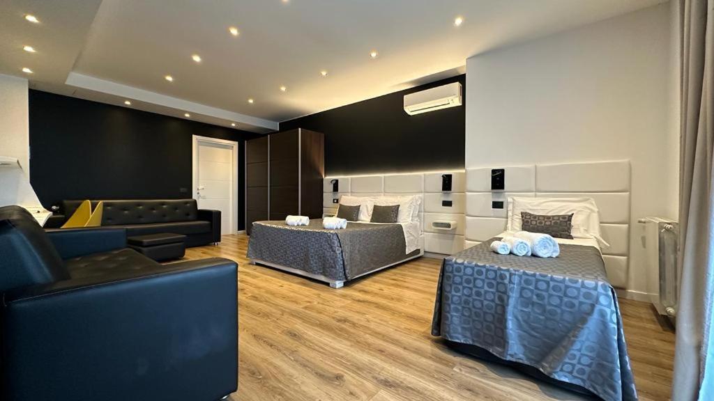 Ottomood B&B And Apartments Tremestieri Etneo Buitenkant foto