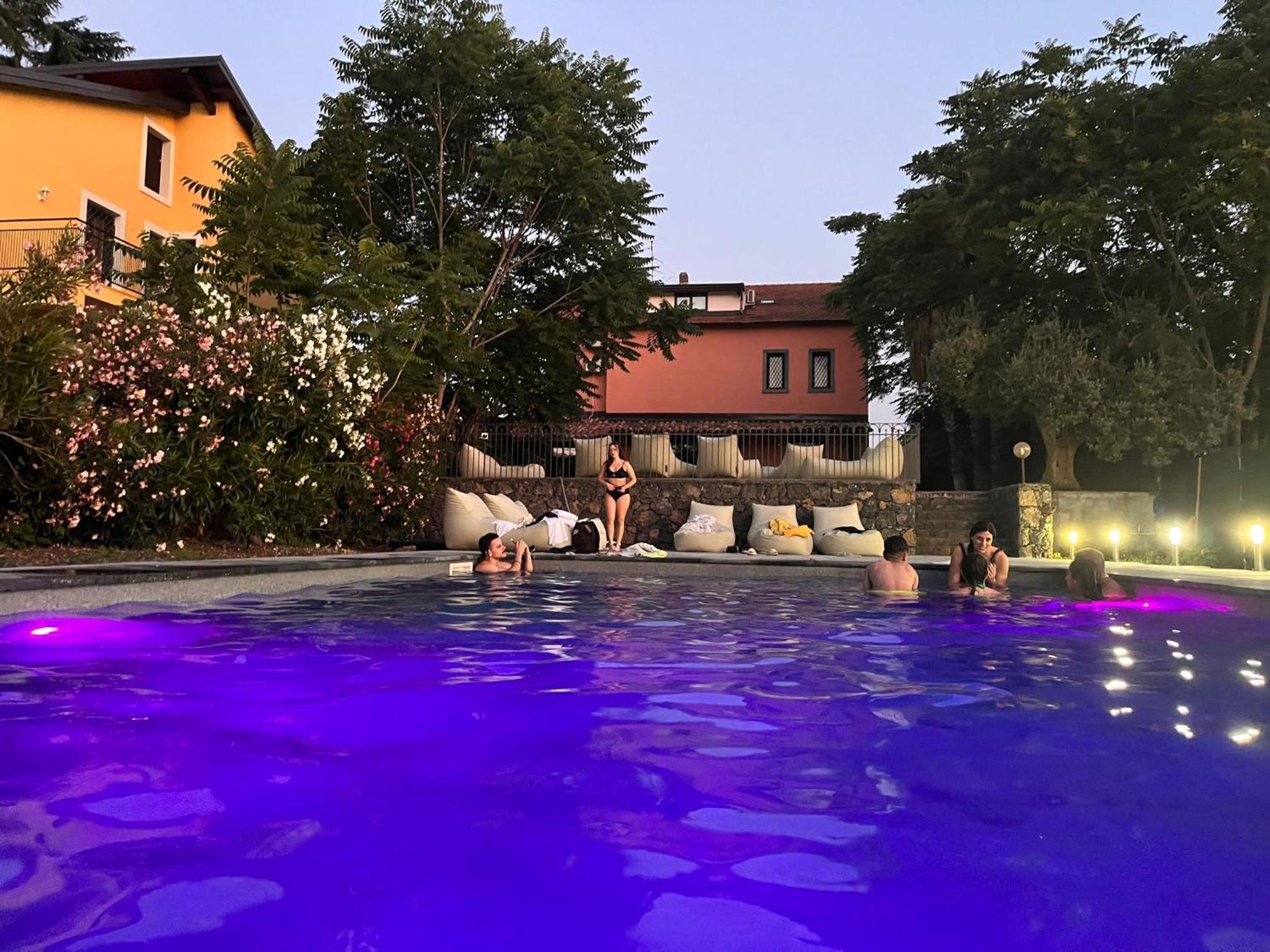 Ottomood B&B And Apartments Tremestieri Etneo Buitenkant foto