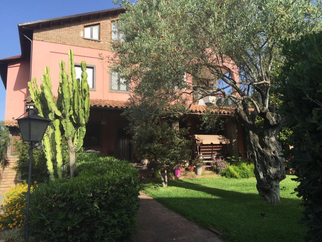 Ottomood B&B And Apartments Tremestieri Etneo Buitenkant foto